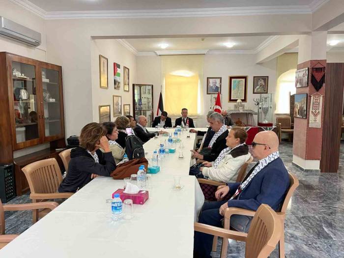 Altınokta Körler Derneği Üyelerinden Filistin Büyükelçisi Mustafa’ya Ziyaret