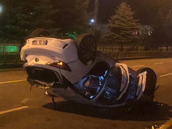 Erzurum’da Feci Kaza, Araç Ters Döndü
