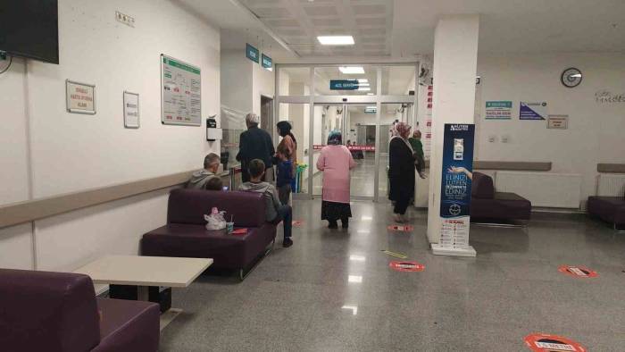 Düğün Yemeğinde 7 Kişi Hastanelik Oldu