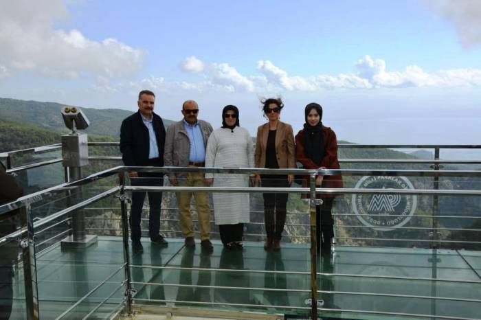 Vali Ustaoğlu’ndan Cam Seyir Terası Ve Hasanboğuldu’ya Ziyaret