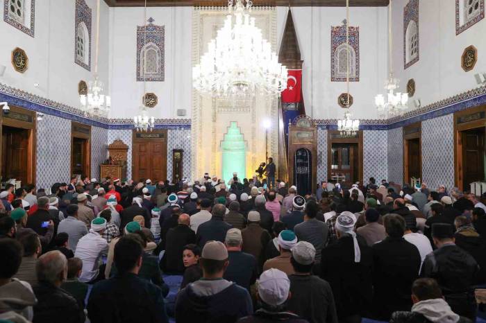 90 Bin Camide Filistinliler İçin Dualar Edildi