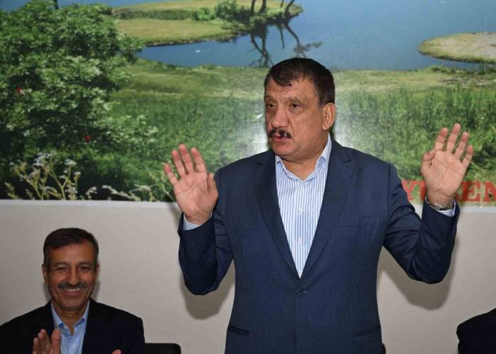 Gürkan: "El Ele Vereceğiz Hep Birlikte Bu Şehri Yeniden Ayağa Kaldıracağız"