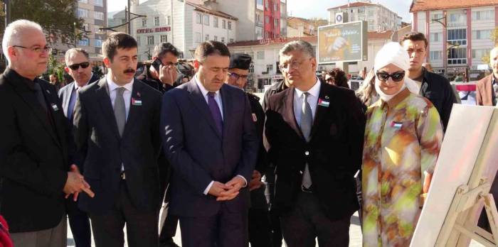 Kütahya’da Filistin İçin Çağrılı Afiş Sergisi Düzenlendi