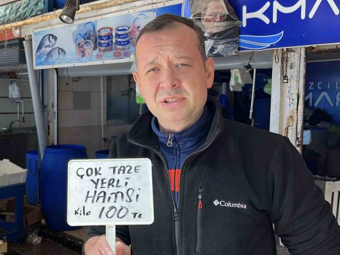 Marmara Denizi’ndeki Fırtına Hamsi Fiyatlarını Vurdu