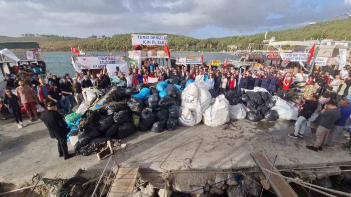 Muğla’da Denizden 15 Ton Atık Çıkarıldı