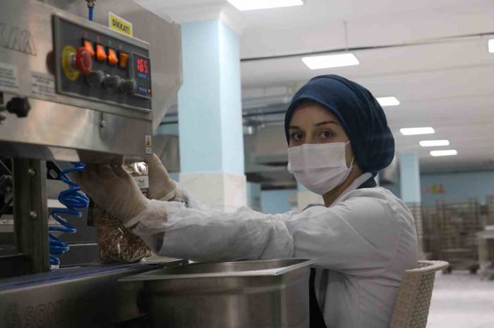 Sivas’ın Bin 400 Nüfuslu Beldesinde Üretilen Bu Ürünler Tüm Ülkeye Dağılıyor