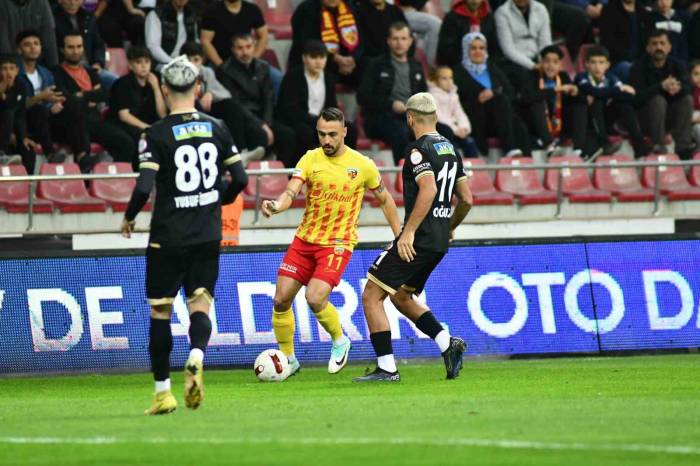 Trendyol Süper Lig: Kayserispor: 0 - Corendon Alanyaspor: 0 (İlk Yarı)