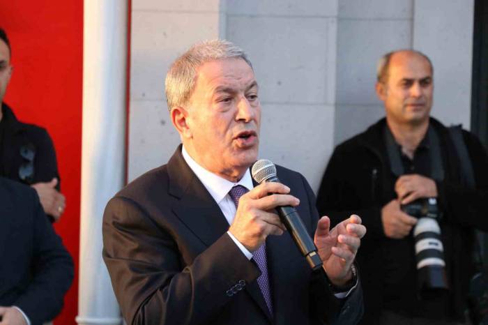 Milli Savunma Komisyonu Başkanı Akar: "Biz Hür Doğduk, Hür Yaşarız"