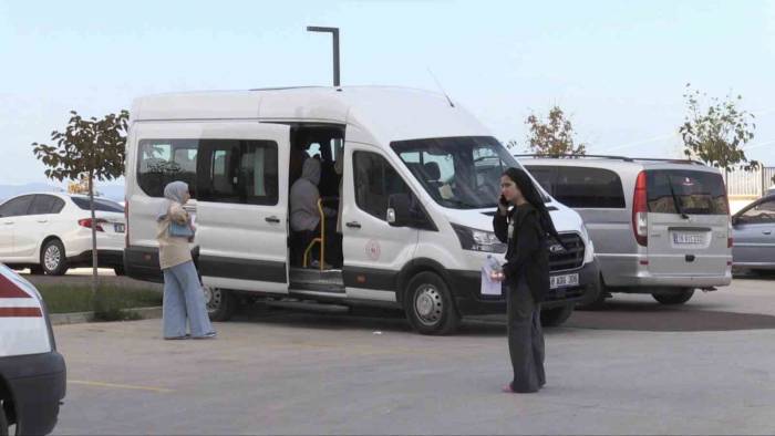 Yalova’da 140 Üniversite Öğrencisi Gıda Zehirlenmesi Şüphesiyle Hastaneye Kaldırıldı