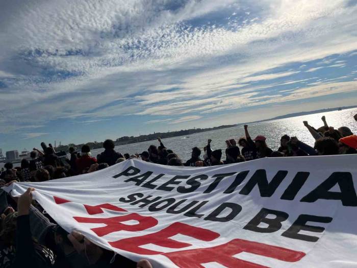 Yahudi Gruptan Özgürlük Heykeli Önünde Filistin’e Destek Eylemi