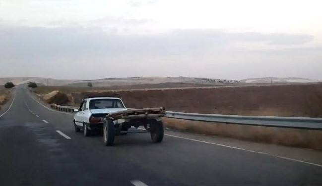 Adıyaman’da İlginç Görüntü: Otomobil At Arabasını Çekti