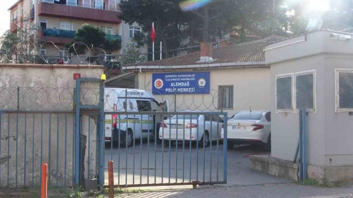 Türk Halk Müziği Sanatçısı Mustafa Küçük Ve Komşusu Arasında Alacak Verecek Kavgası