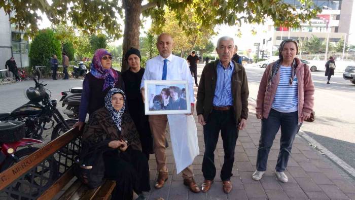 ’domuza Çarptım’ Diyerek İki Öğrenciyi Öldüren Alkollü Sürücünün Yargılanmasına Başlandı