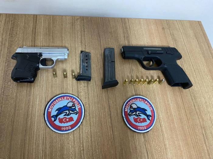 Elazığ’da 6 Adet Ruhsatsız Tabanca Ele Geçirildi