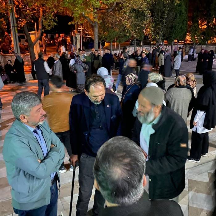 Gediz’de Umreciler Dualarla Uğurlandı