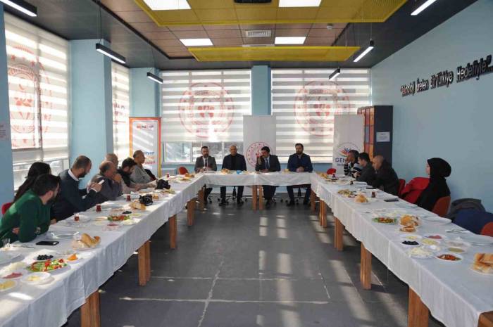 Gençlik Spor Müdürü Yüreğil, Basınla Buluştu