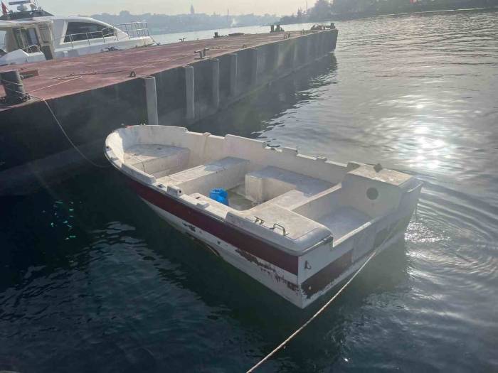 İstanbul’da 1 Ton Kaçak Midye Ele Geçirildi