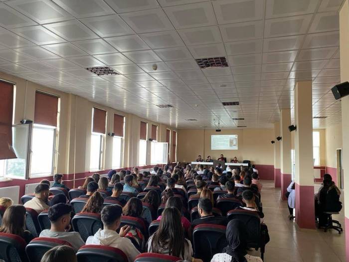 Jandarma Üniversite Öğrencilerini Bilgilendirdi
