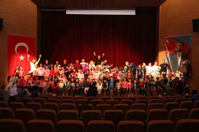 Çocuklar Hem Eğlendi Hem De Trafik Kurallarını Öğrendi