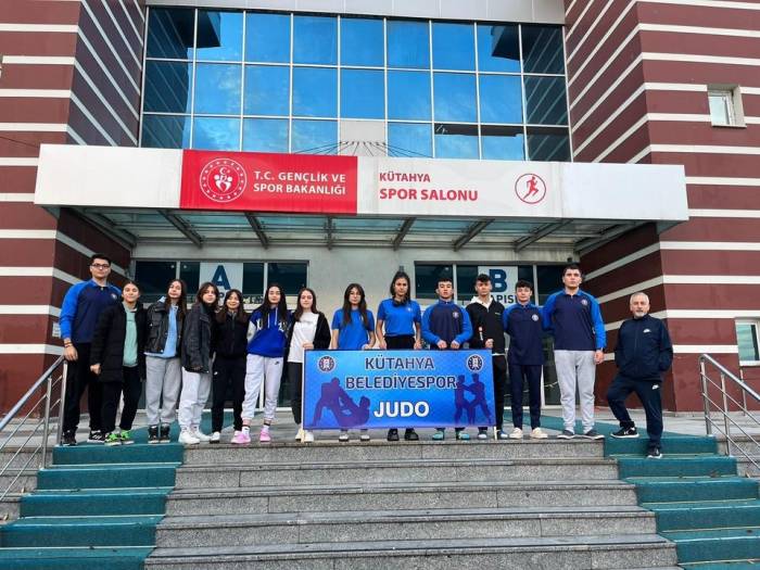 Kütahyalı Sporcular Ankara’dan Madalyalarla Döndü