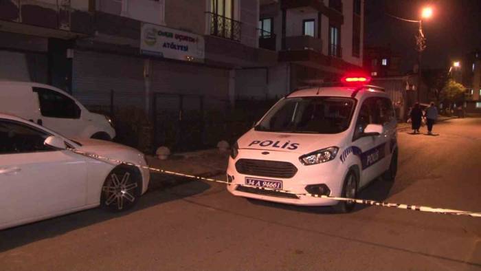 Sancaktepe’de Bir Grup Saldırgan Silah Ve Bıçakla Bir Kişiyi Ağır Yaraladı