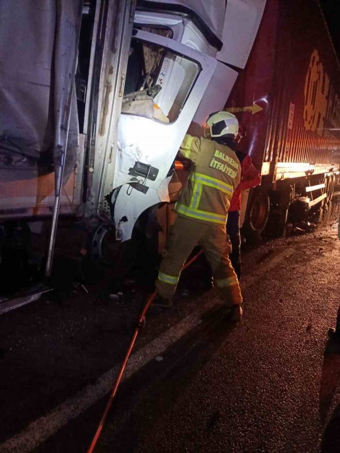 Susurluk’ta Zincirleme Kaza: 1 Ölü, 5 Yaralı