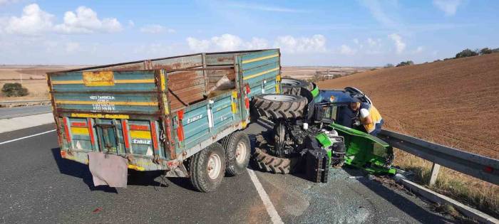 Devrilen Traktörde Sıkışarak Hayatını Kaybetti