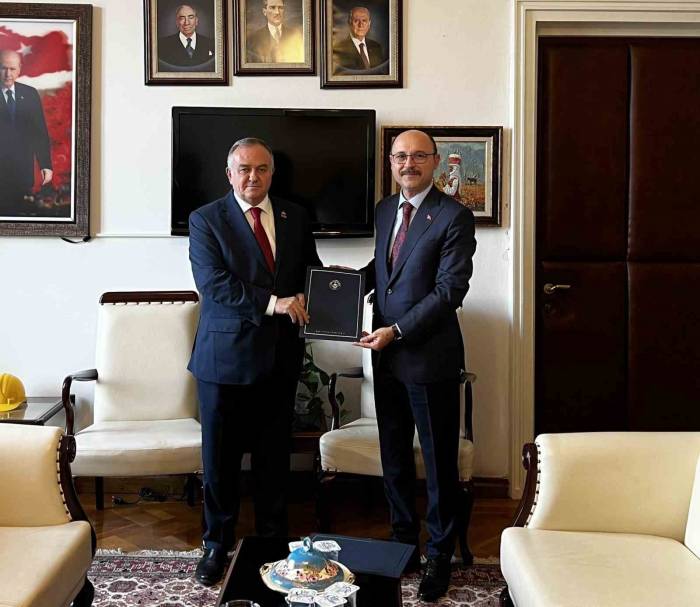 Türk Eğitim-sen, 24 Kasım’da Bir Maaş İkramiye Verilmesi Talebiyle Hazırladığı Kanun Teklifini Tbmm Gündemine Taşıdı