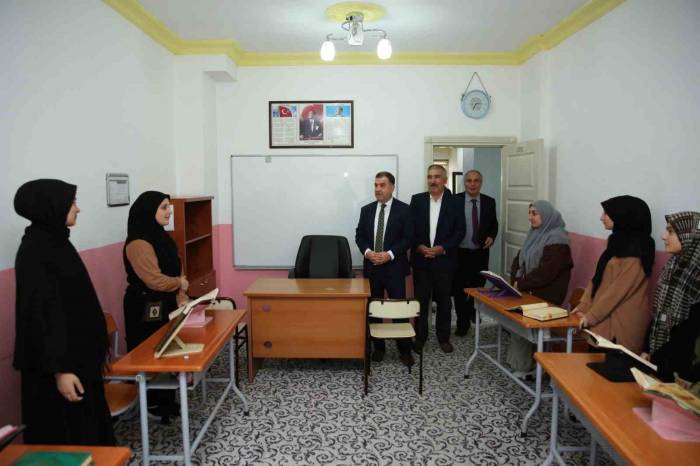 Vali Eldivan, Arpalı Beldesindeki Yatırım Alanlarında İncelemelerde Bulundu