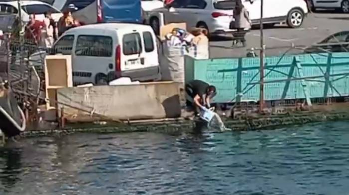 Beyoğlu’nda Kağıt Toplayıcısının Hilesi Kamerada