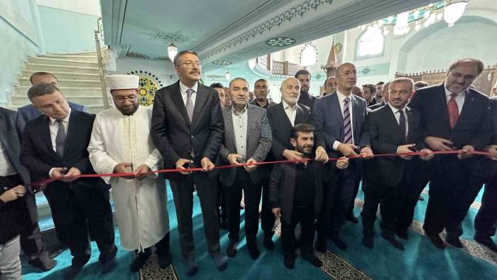 Hendek Olaylarında Yıkılan Ova Camii Yeniden İnşa Edilerek İbadete Açıldı
