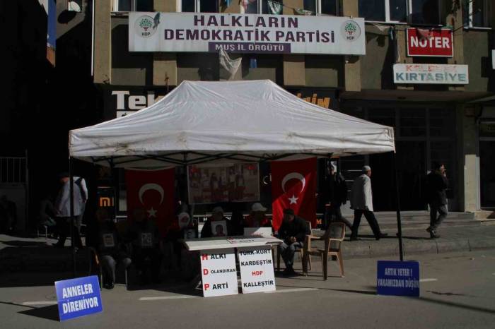 Muşlu Ailelerin Evlat Nöbeti Devam Ediyor