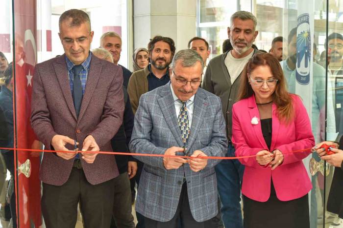 Kmü’de Cumhuriyet Temalı Kişisel Seramik Sergisi