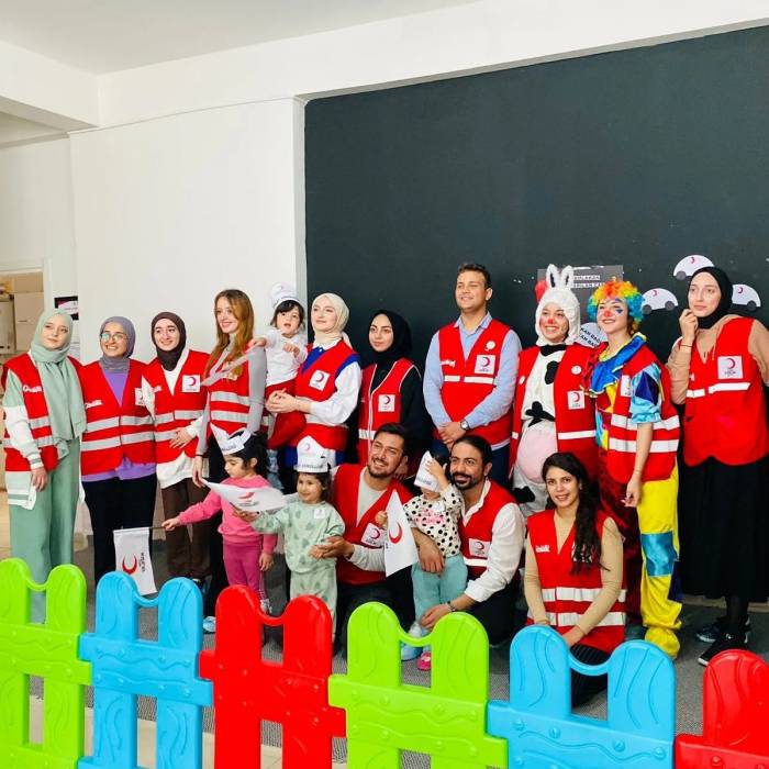 Kızılay Haftası Kutlamaları Miniklerle Eğlenceli Hale Geldi