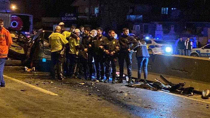 Feci Kaza Hamile Kadını Ve Bir Çocuğu Hayattan Kopardı: 10 Yaralı