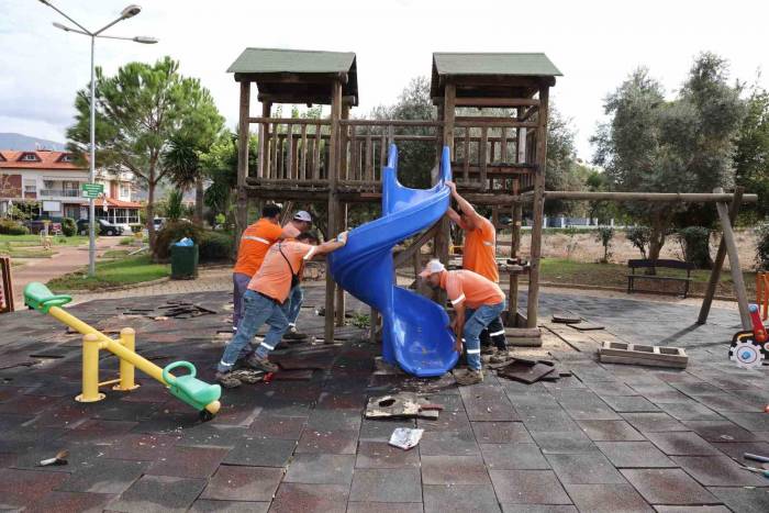 Marmaris’te Parklar Yenileniyor