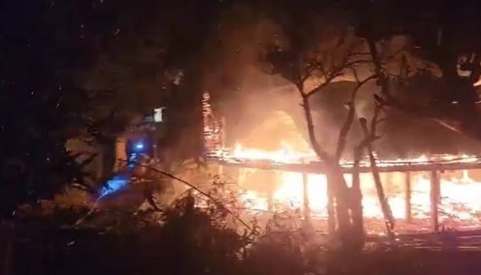 Marmaris’te Ahşap Bungalov Yanarak Küle Döndü: 2 Gözaltı