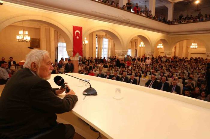 Prof. Dr. İlber Ortaylı: “Üniversitelerin Hocaları Ve Talebeleri Ortaokul, Lise Öğrencisine Tarih Öğretebilecek Adamı Yetiştirmiyorlar”