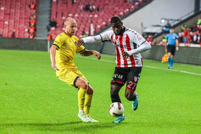 Trendyol Süper Lig: Samsunspor: 0 - İstanbulspor: 1 (İlk Yarı)
