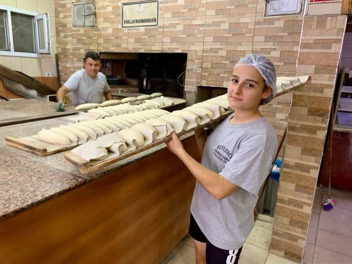 14 Yaşındaki Fırın Ustası Hilal
