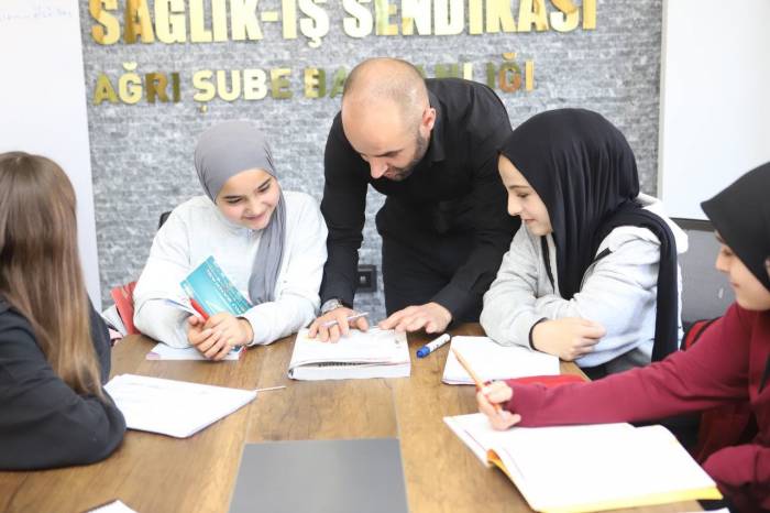 Ağrı’da, İş Sendikası’nın Hizmetiyle Üniversite Hayalleri Gerçek Oluyor