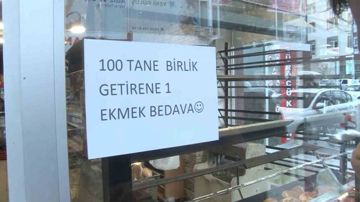 Arnavutköy’de Bozuk Para Sıkıntısı Yaşayan Esnaftan İlginç Çözüm, “Bozuk Para Getirene Ekmek Bedava”