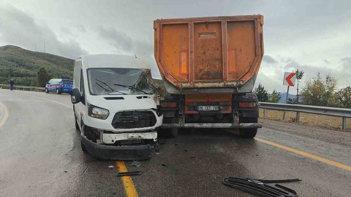 Yağmur Kazayı Beraberinde Getirdi: 1 Yaralı