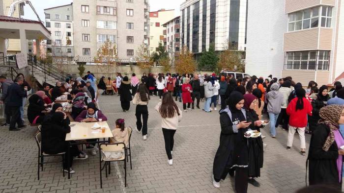 İsrail Ürünlerinin Boykot Edildiği Hayır Kampanyası Yoğun İlgi Gördü