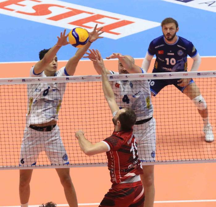 Arkas Spor’un Galibiyet Serisi Sona Erdi