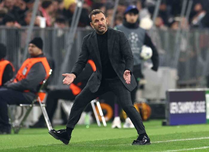 Okan Buruk’tan, Galatasaray Taraftarına Teşekkür