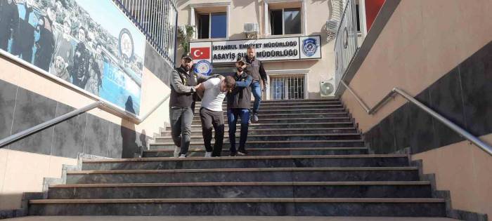 Gaziosmanpaşa’da Dehşet Anları Kamerada: Husumetlisine Kurşun Yağdırdı