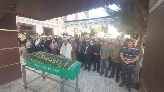 Hayatını Kaybeden Didimli Gazeteci Ve Muhtar Toprağa Verildi