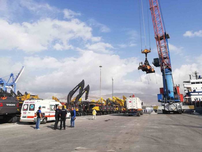 Gazze’ye Sağlık Malzemeleri Taşıyacak Gemi İzmir’den Yola Çıkıyor