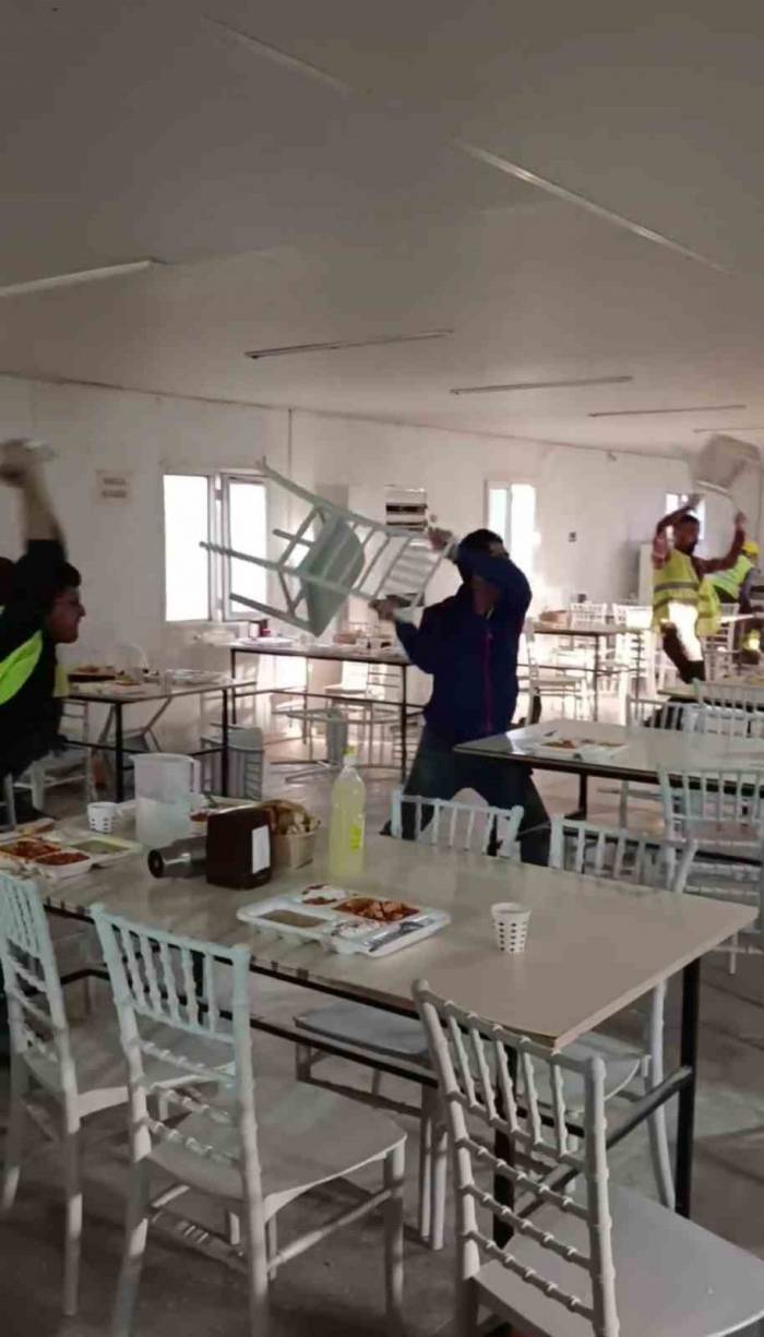 İzmir’de İnşaat İşçilerinin Meydan Muharebesi Gibi Kavgası